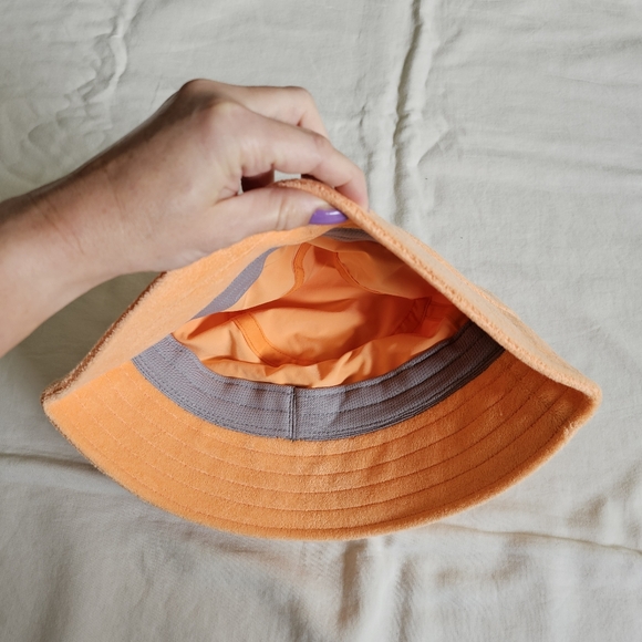 ALO Yoga Terry Bucket Hat